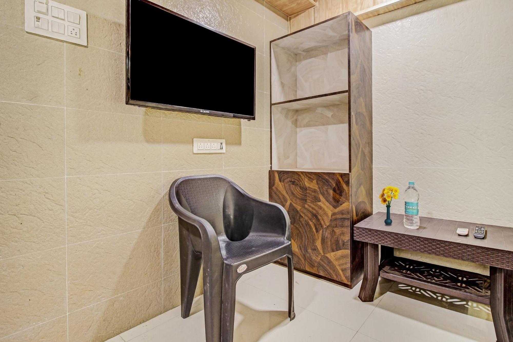 Hotel Ambedkar Kalyān Zewnętrze zdjęcie