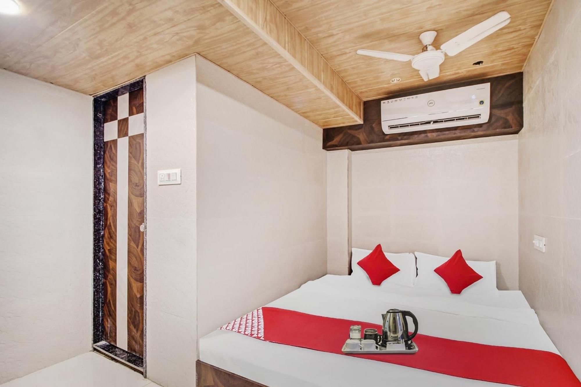 Hotel Ambedkar Kalyān Zewnętrze zdjęcie